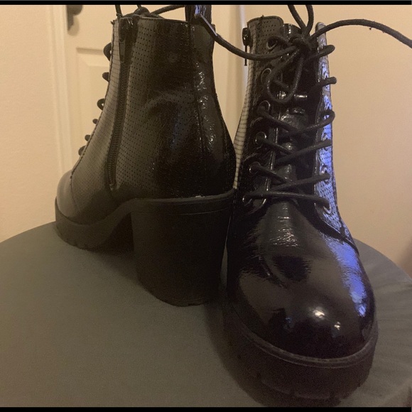 cheap boots under 10 dollars